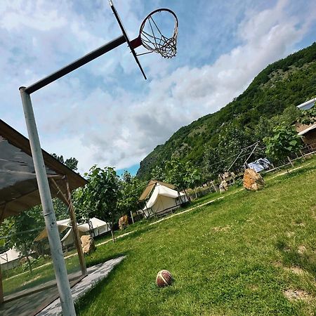 Hovek Guest House Dilijan Exteriör bild