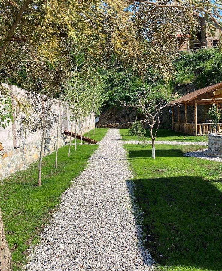 Hovek Guest House Dilijan Exteriör bild