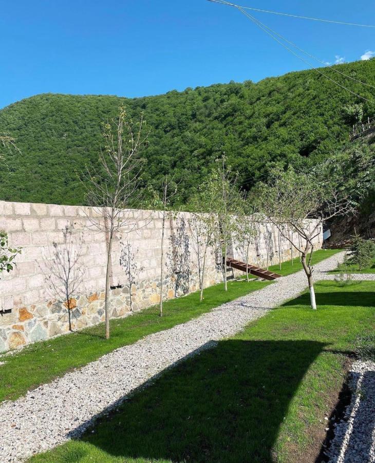 Hovek Guest House Dilijan Exteriör bild