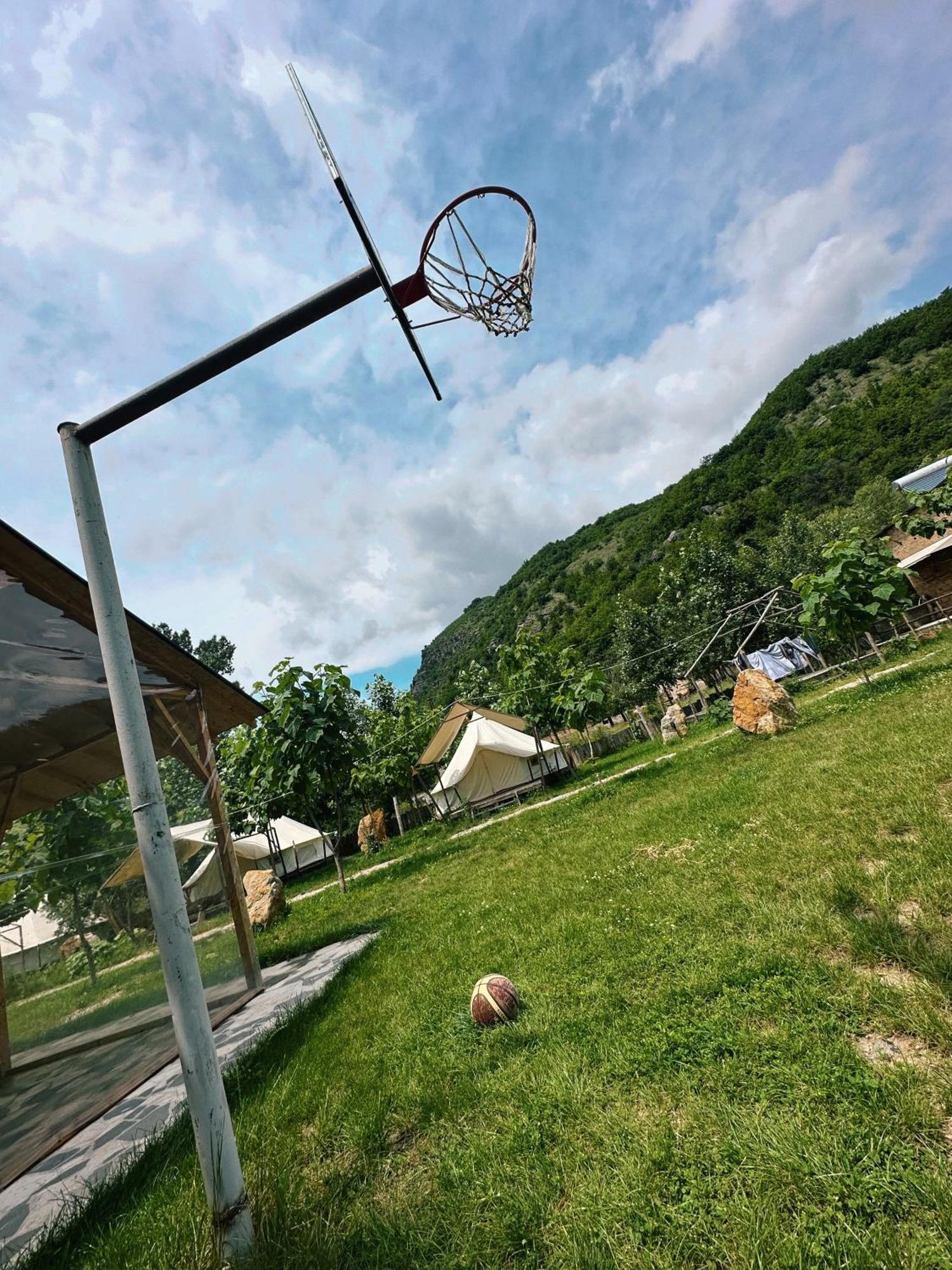 Hovek Guest House Dilijan Exteriör bild